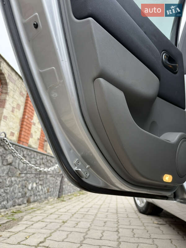 Минивэн Renault Scenic 2007 в Красилове