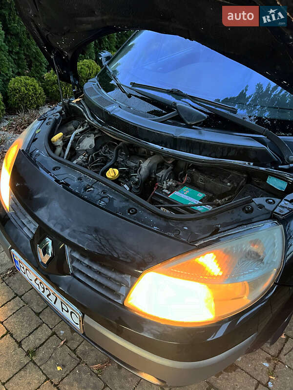 Минивэн Renault Scenic 2004 в Городке