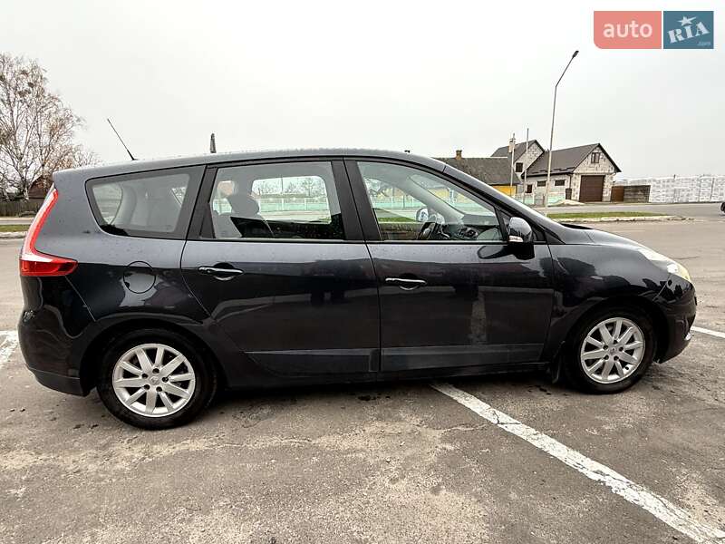 Минивэн Renault Scenic 2010 в Сарнах