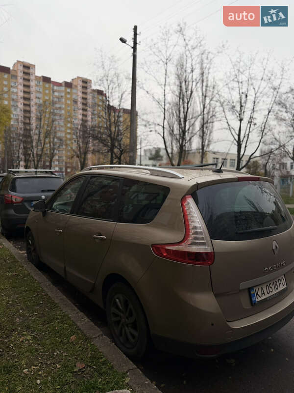 Минивэн Renault Scenic 2014 в Киеве