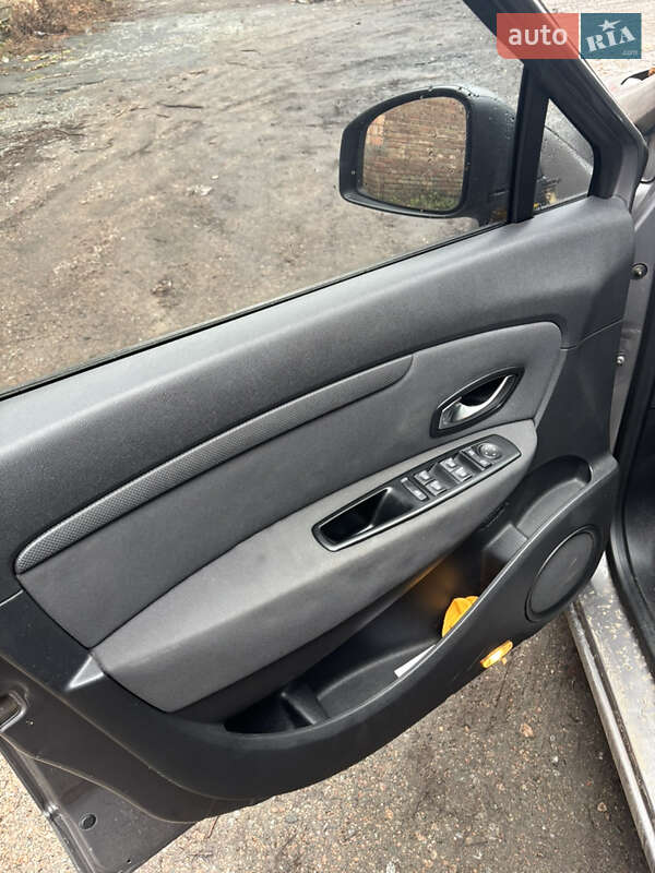 Мінівен Renault Scenic 2009 в Києві фото 9 Мінівен Renault Scenic 2009 в Києві