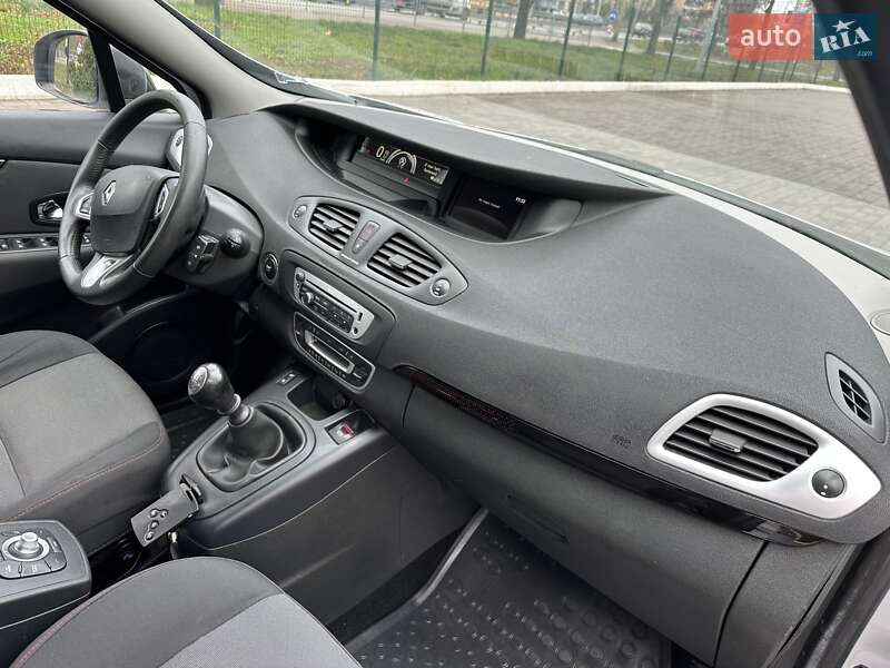 Минивэн Renault Scenic 2012 в Киеве