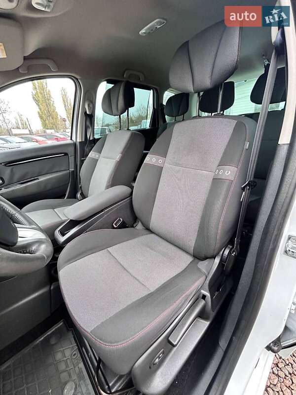 Мінівен Renault Scenic 2012 в Одесі фото 16 Мінівен Renault Scenic 2012 в Одесі