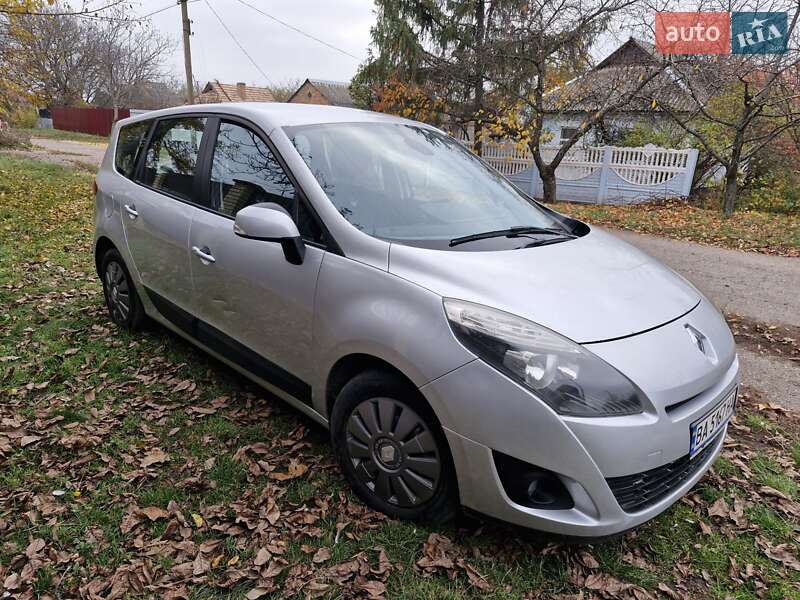 Мінівен Renault Scenic 2009 в Новгородці фото Мінівен Renault Scenic 2009 в Новгородці