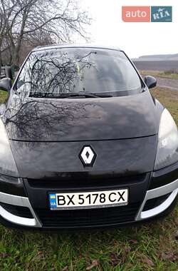 Мінівен Renault Scenic 2010 в Красилові