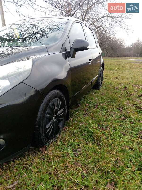 Минивэн Renault Scenic 2010 в Красилове фото 24 Минивэн Renault Scenic 2010 в Красилове