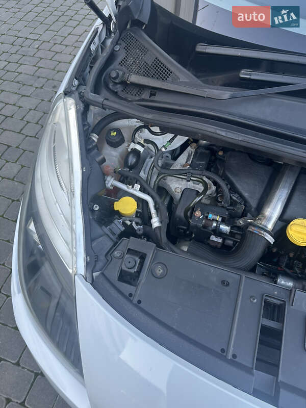 Минивэн Renault Scenic 2011 в Ивано-Франковске фото 19 Минивэн Renault Scenic 2011 в Ивано-Франковске