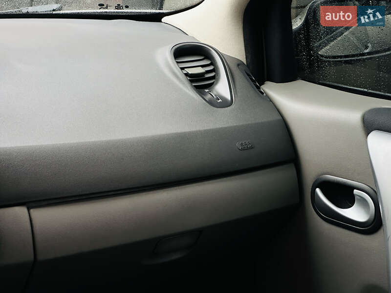 Минивэн Renault Scenic 2008 в Харькове