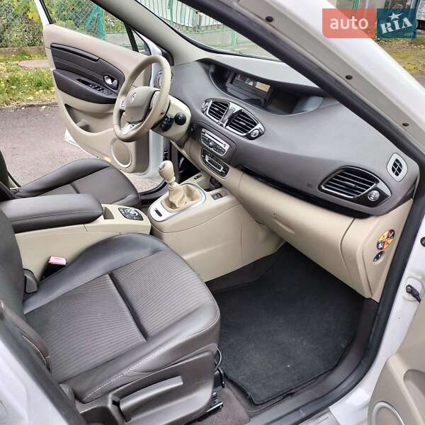 Мінівен Renault Scenic 2011 в Рівному