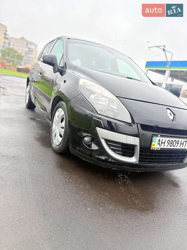 Мінівен Renault Scenic 2011 в Шостці