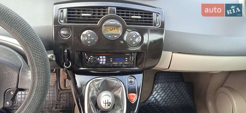 Минивэн Renault Scenic 2005 в Славуте