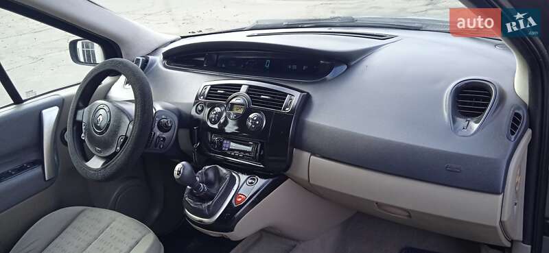 Минивэн Renault Scenic 2005 в Славуте