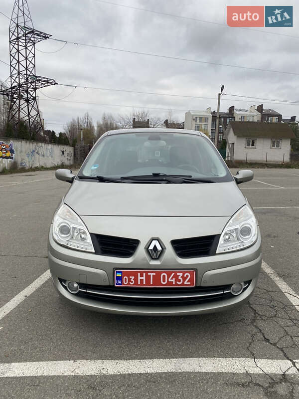Минивэн Renault Scenic 2006 в Белогородке