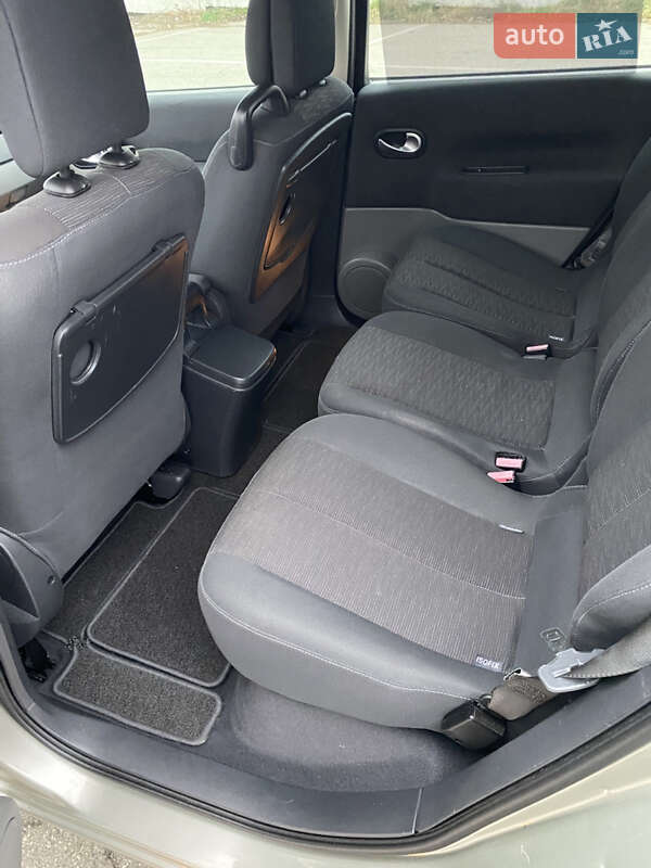 Минивэн Renault Scenic 2006 в Белогородке