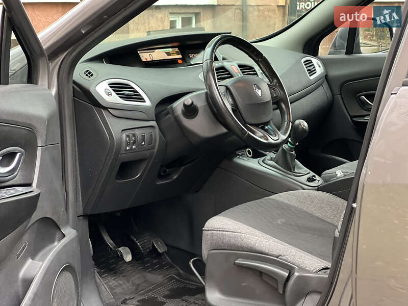 Мінівен Renault Scenic 2010 в Івано-Франківську