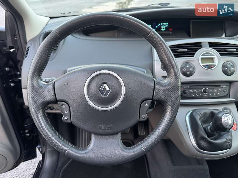 Минивэн Renault Scenic 2008 в Дубно