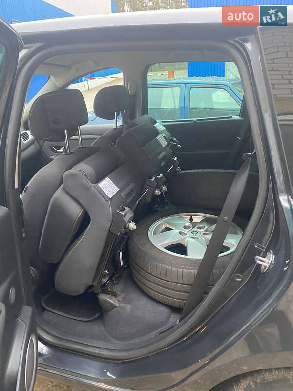 Мінівен Renault Scenic 2010 в Гостомелі