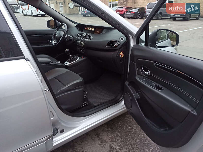 Минивэн Renault Scenic 2015 в Киеве фото 19 Минивэн Renault Scenic 2015 в Киеве