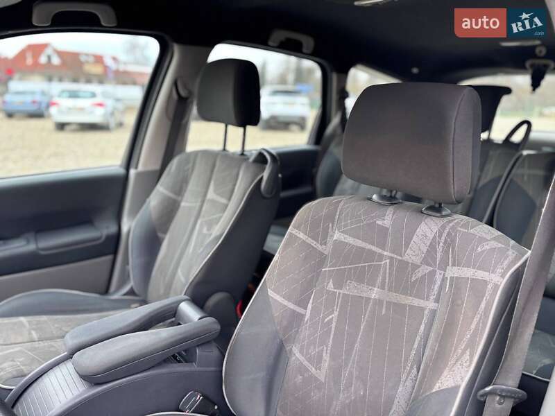 Мінівен Renault Scenic 2004 в Коломиї