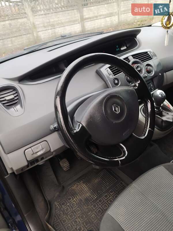 Минивэн Renault Scenic 2007 в Остроге