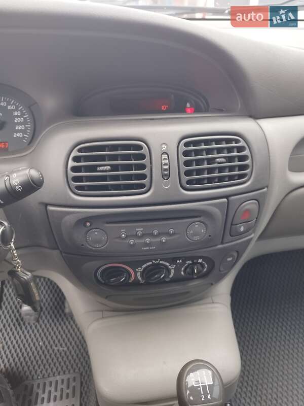Минивэн Renault Scenic 2002 в Краматорске