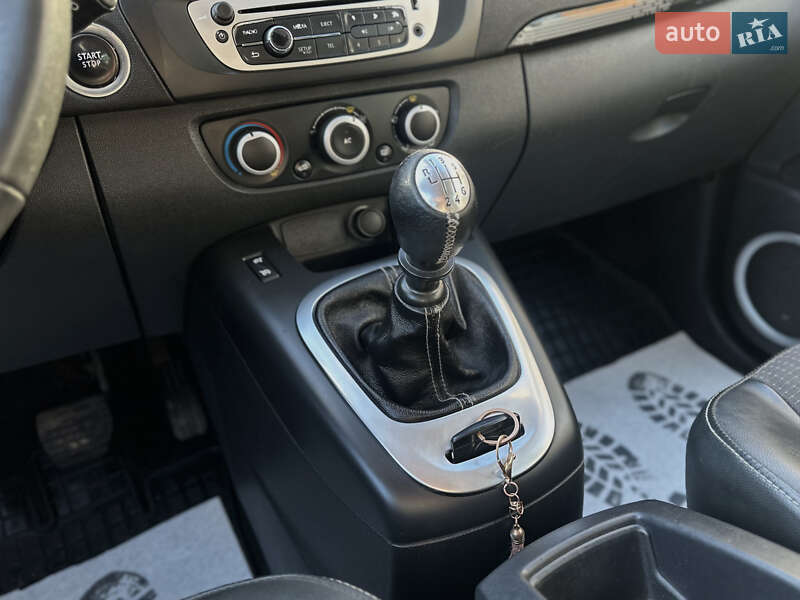 Мінівен Renault Scenic 2012 в Шептицькому