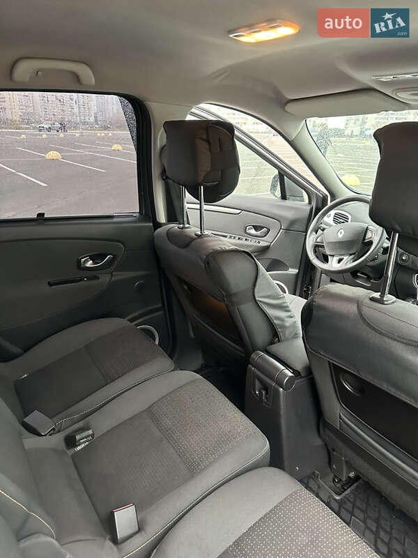Минивэн Renault Scenic 2011 в Киеве