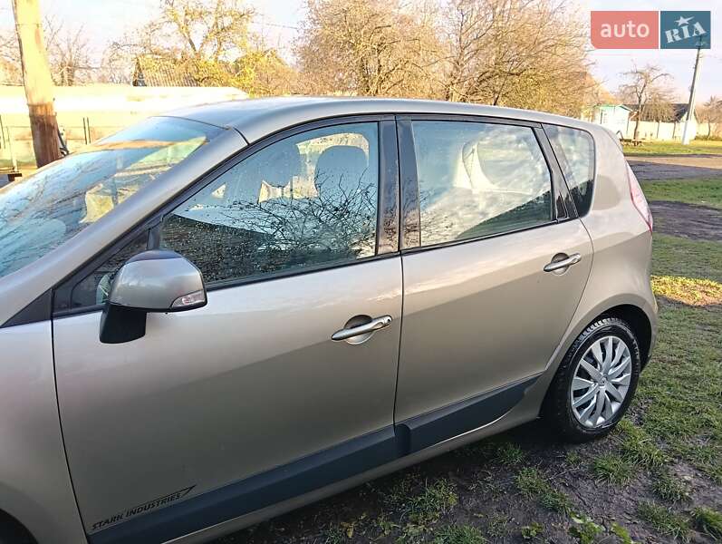 Мінівен Renault Scenic 2010 в Сумах фото 2 Мінівен Renault Scenic 2010 в Сумах