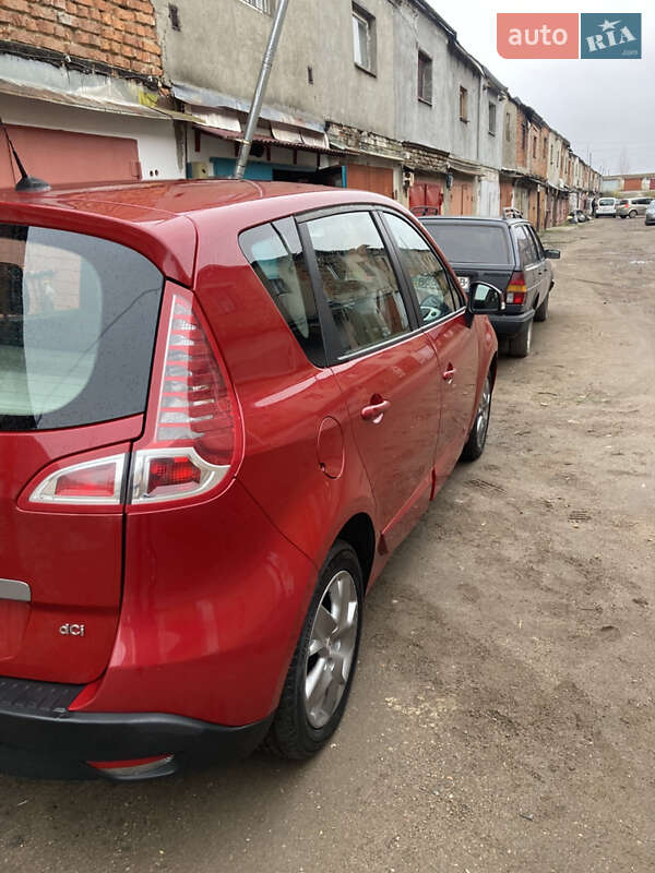 Мінівен Renault Scenic 2011 в Рівному