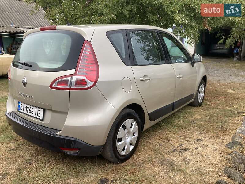 Мінівен Renault Scenic 2009 в Миргороді