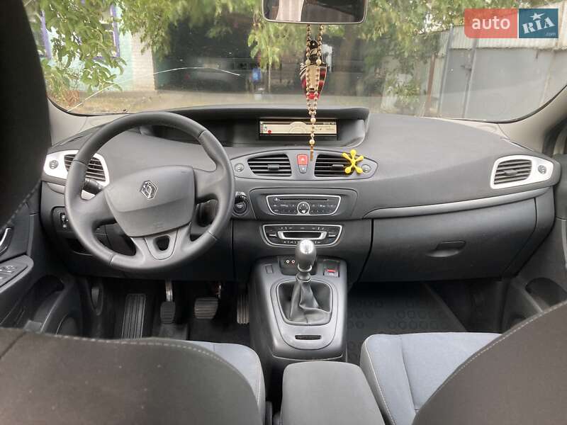 Мінівен Renault Scenic 2009 в Миргороді