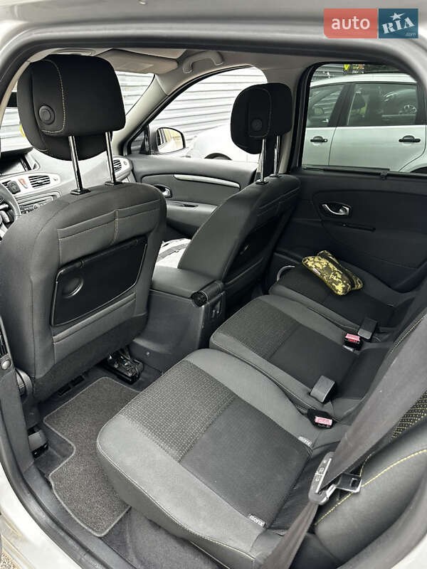 Минивэн Renault Scenic 2009 в Ровно