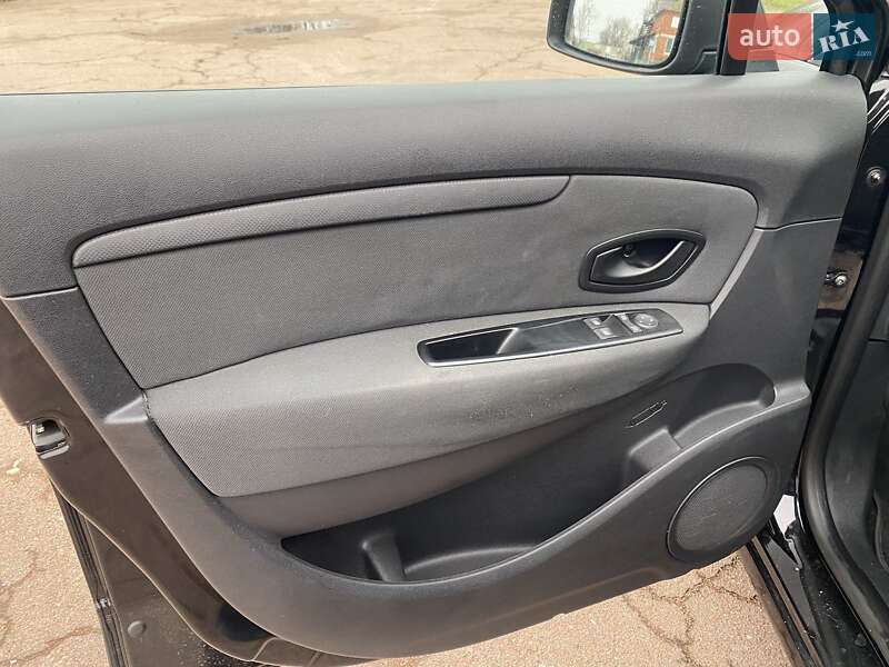 Минивэн Renault Scenic 2011 в Борзне