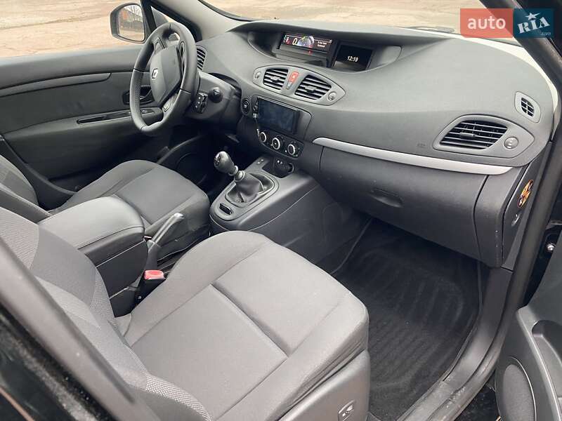 Минивэн Renault Scenic 2011 в Борзне