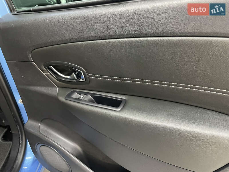 Минивэн Renault Scenic 2013 в Стрые