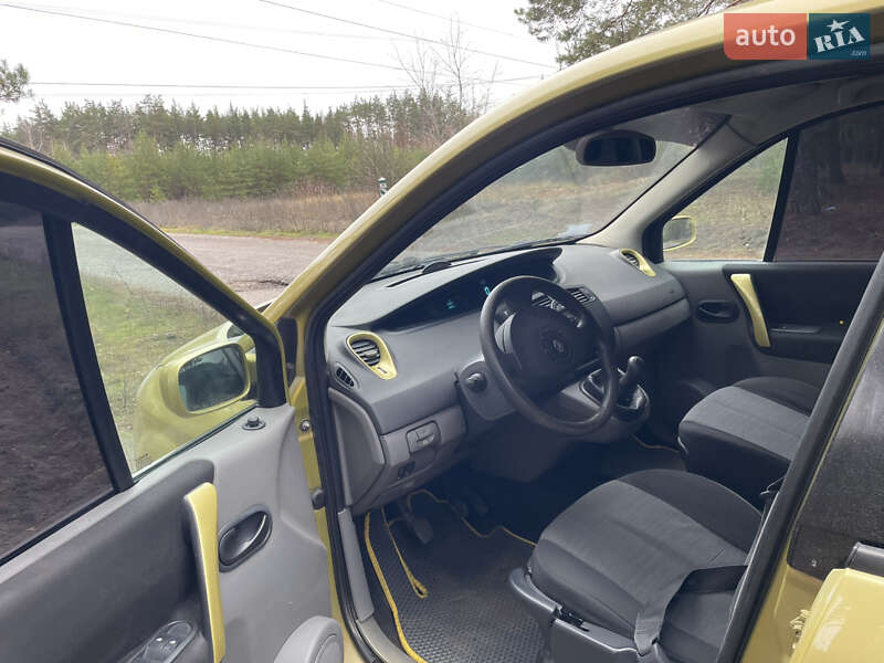 Мінівен Renault Scenic 2005 в Зміїві