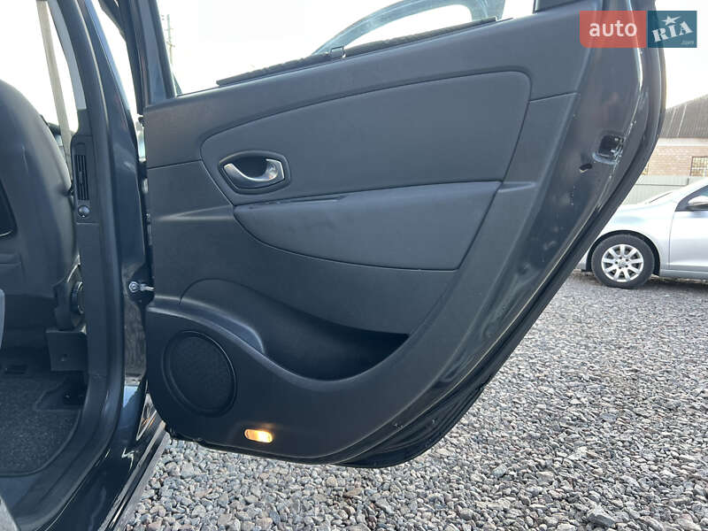 Мінівен Renault Scenic 2009 в Лубнах