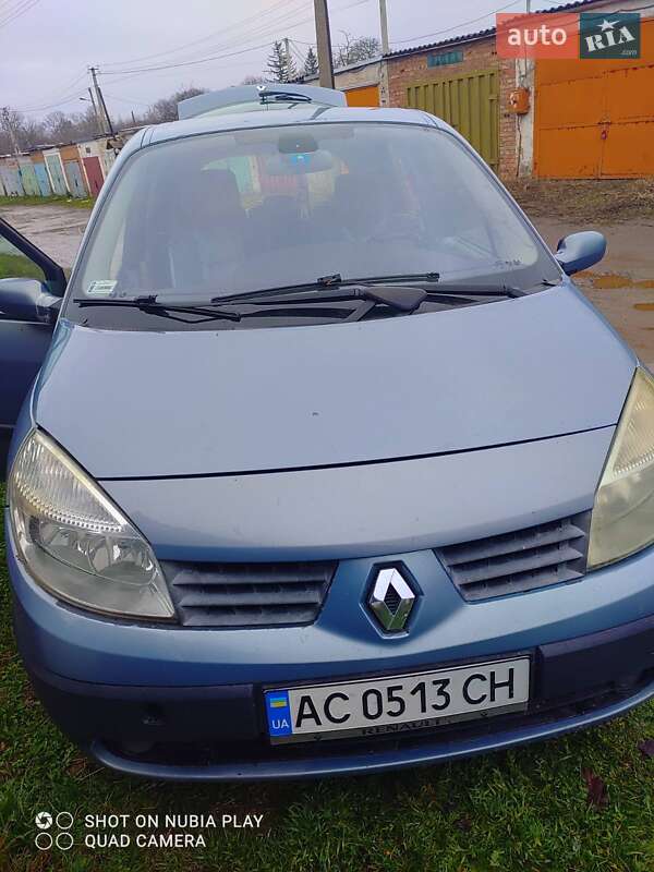 Минивэн Renault Scenic 2004 в Владимире