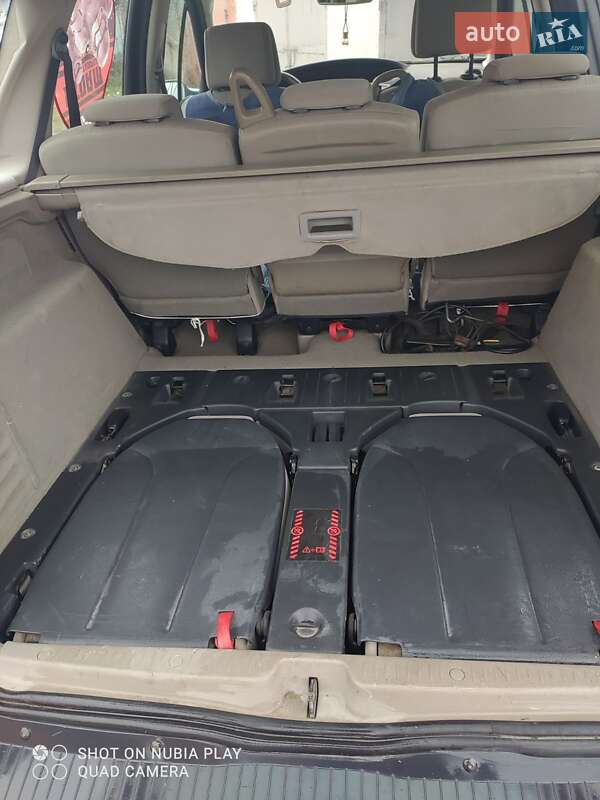 Минивэн Renault Scenic 2004 в Владимире