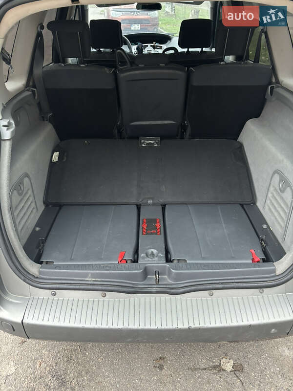 Мінівен Renault Scenic 2004 в Запоріжжі