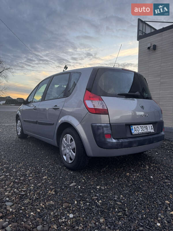 Минивэн Renault Scenic 2005 в Виноградове