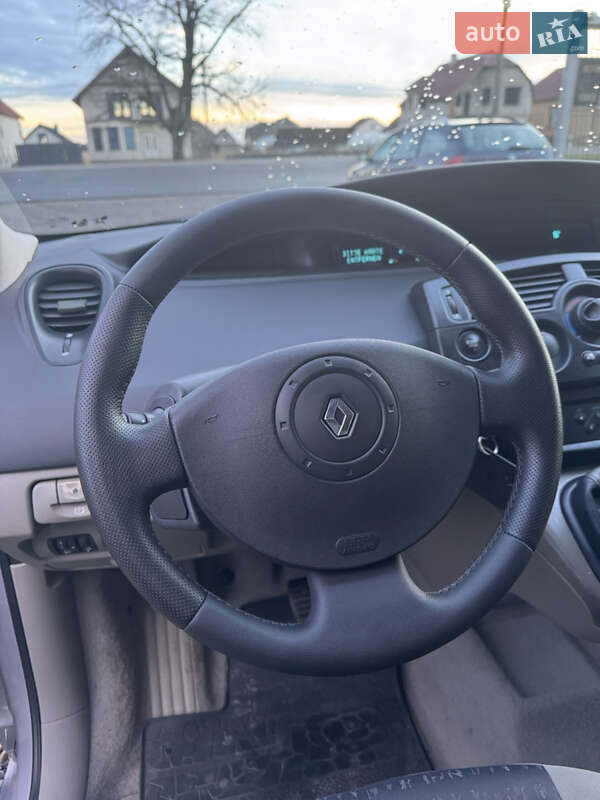 Минивэн Renault Scenic 2005 в Виноградове