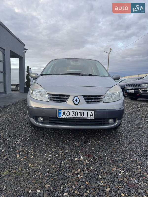 Минивэн Renault Scenic 2005 в Виноградове