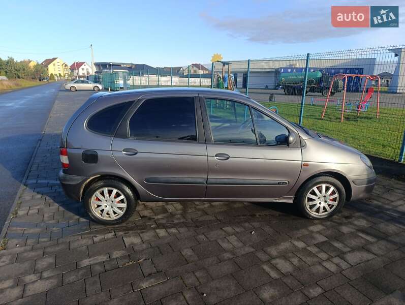 Минивэн Renault Scenic 2000 в Ужгороде