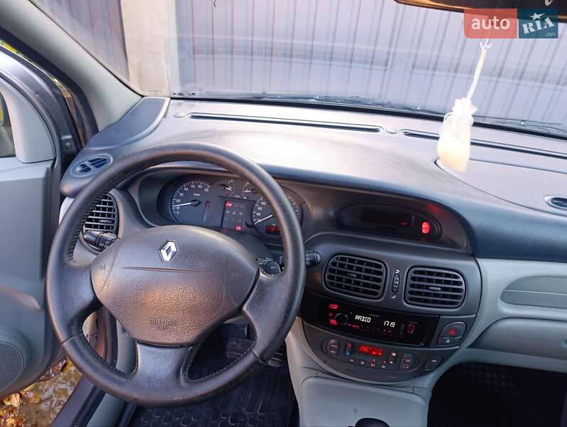 Минивэн Renault Scenic 2000 в Ужгороде