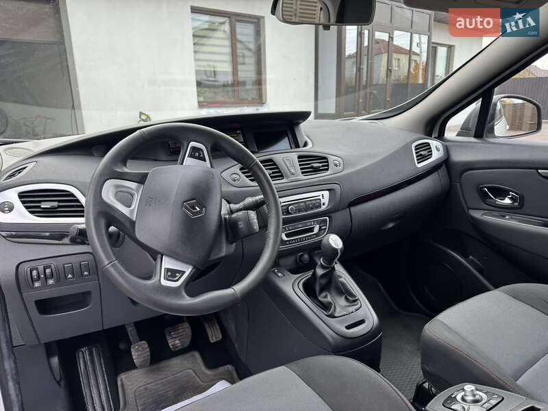Мінівен Renault Scenic 2012 в Радивиліві