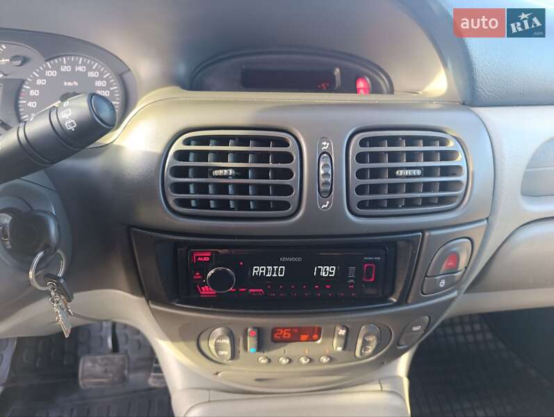 Минивэн Renault Scenic 2000 в Ужгороде