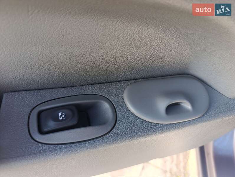 Минивэн Renault Scenic 2000 в Ужгороде