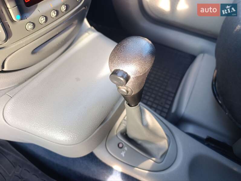 Минивэн Renault Scenic 2000 в Ужгороде