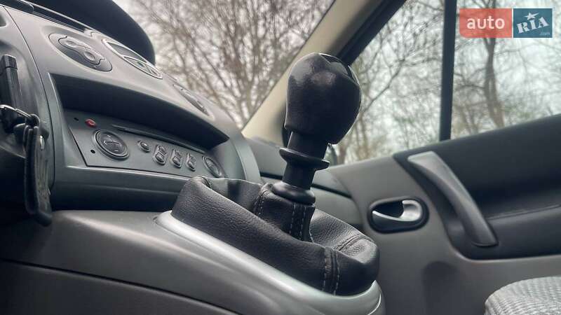 Минивэн Renault Scenic 2005 в Дрогобыче